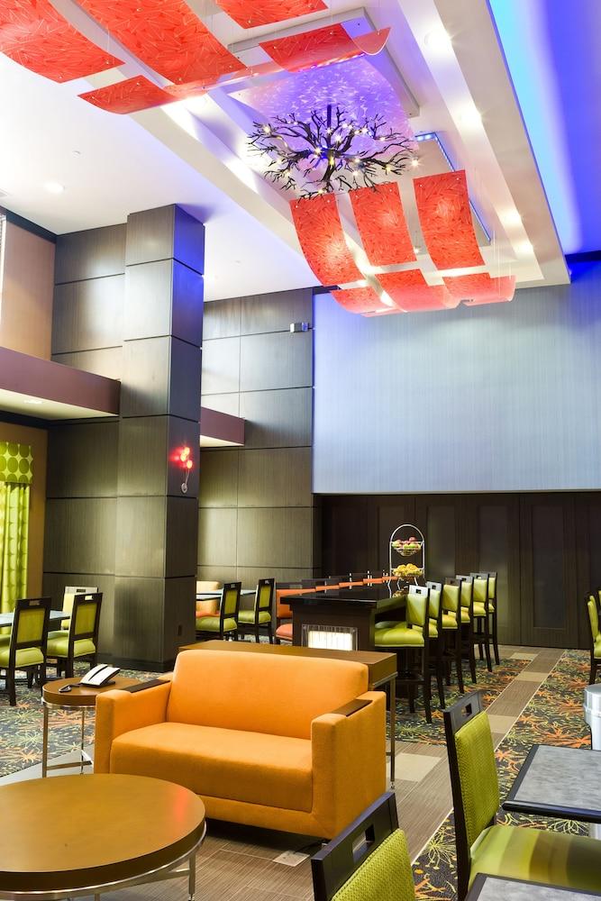 Hampton Inn And Suites Tulsa Central Экстерьер фото