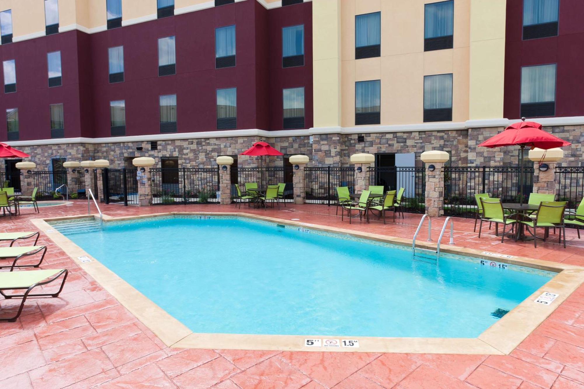 Hampton Inn And Suites Tulsa Central Экстерьер фото