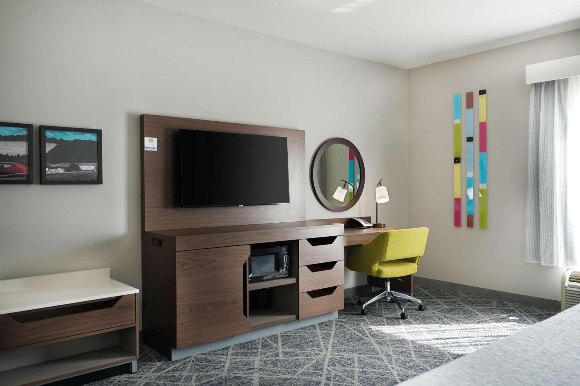 Hampton Inn And Suites Tulsa Central Экстерьер фото