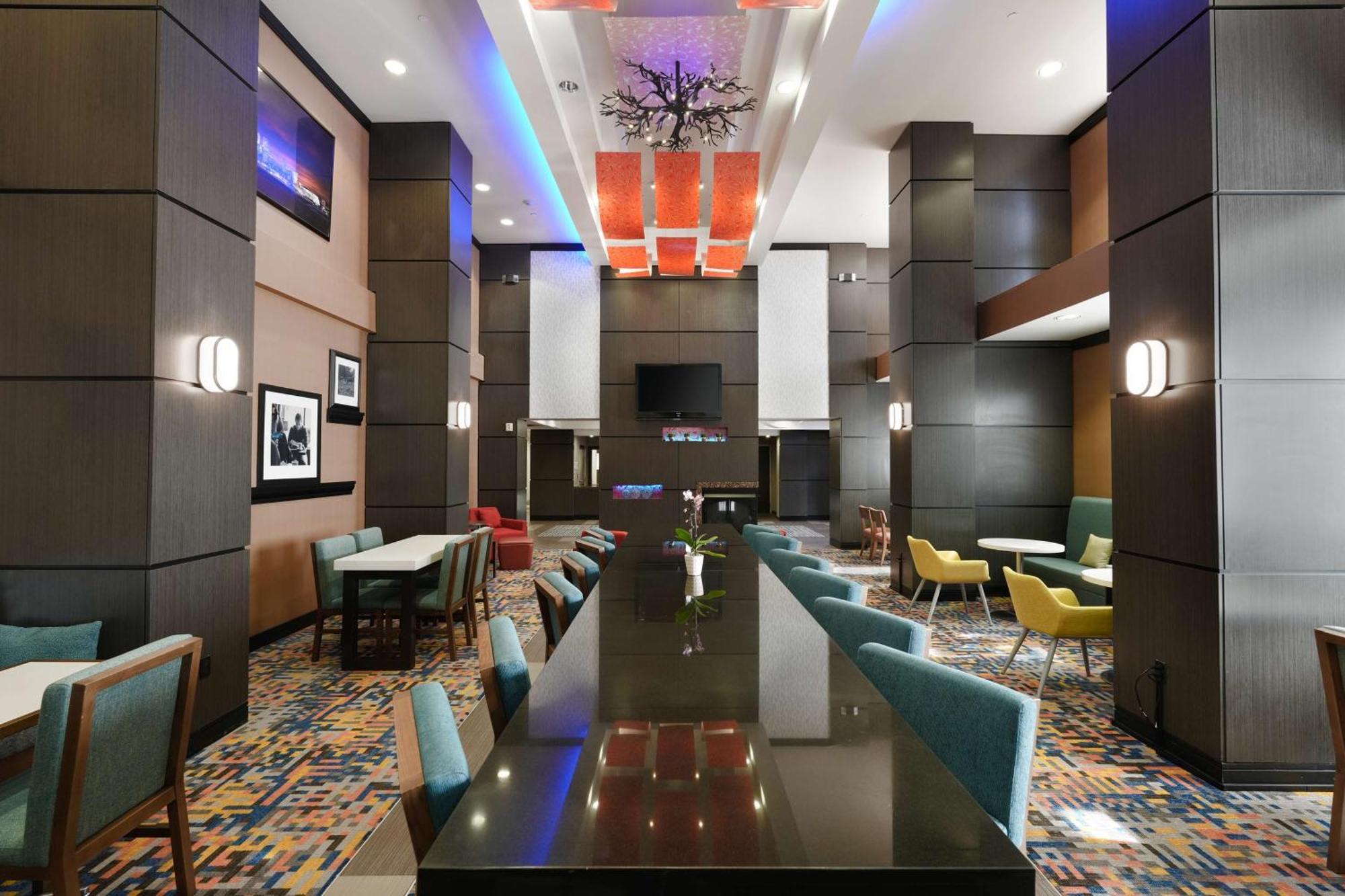 Hampton Inn And Suites Tulsa Central Экстерьер фото